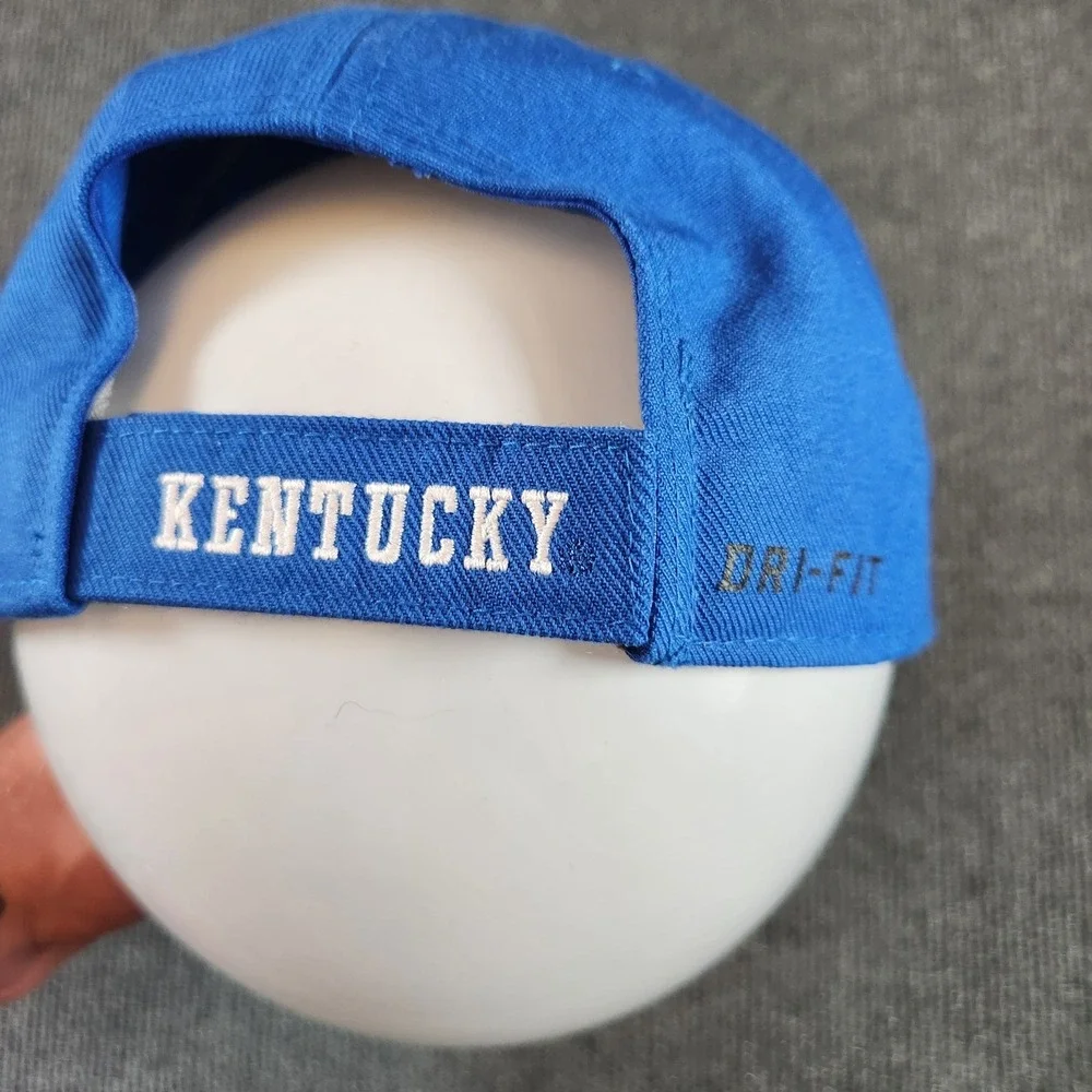 Kentucky Wildcats Hat Adjustable One Size Nike Legacy 91 Dri Fit NCAA Basketball